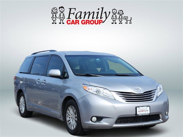 2017 Toyota Sienna XLE Premium 8 Passenger
