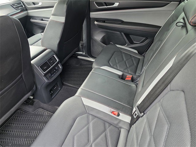 2024 Volkswagen Atlas 2.0T Peak Edition SEL