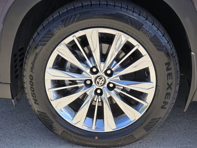 2025 Toyota Grand Highlander Platinum