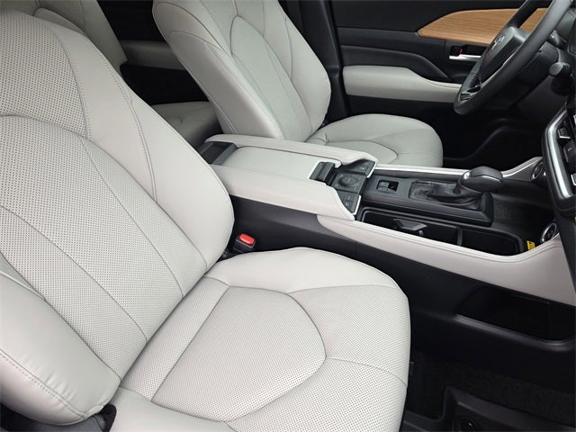 2026 Toyota Grand Highlander LE