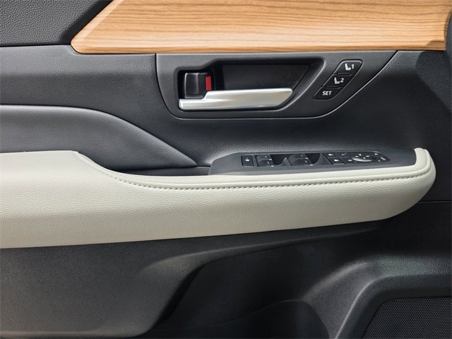 2026 Toyota Grand Highlander LE