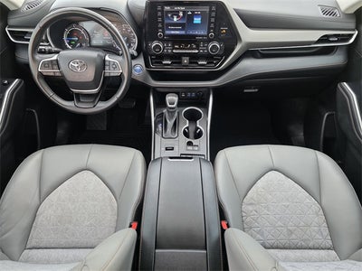 2022 Toyota Highlander Hybrid Bronze Edition