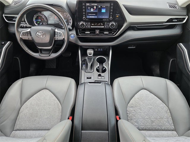 2022 Toyota Highlander Hybrid Bronze Edition