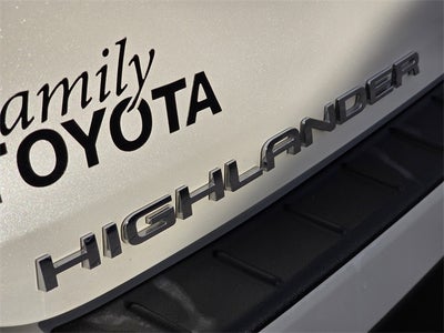 2022 Toyota Highlander Hybrid Bronze Edition