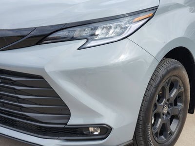 2025 Toyota Sienna Woodland Edition 7 Passenger