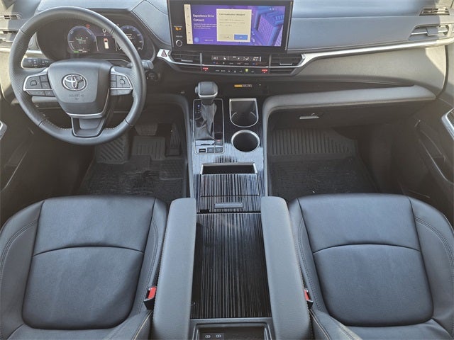 2025 Toyota Sienna Woodland Edition 7 Passenger