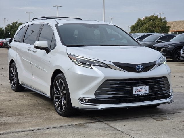 2025 Toyota Sienna Platinum 7 Passenger