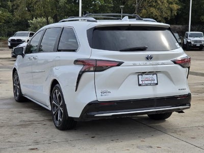2025 Toyota Sienna Platinum 7 Passenger