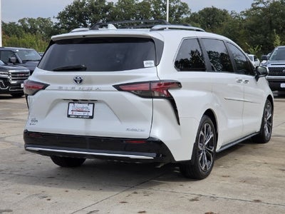 2025 Toyota Sienna Platinum 7 Passenger
