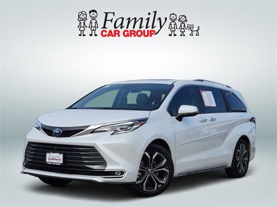 2025 Toyota Sienna Platinum 7 Passenger