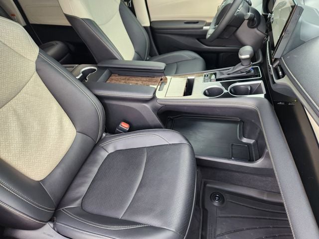 2026 Toyota Sienna Platinum 7 Passenger
