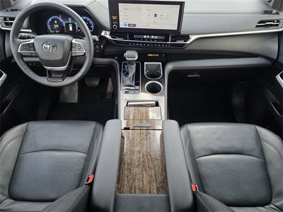 2025 Toyota Sienna Platinum 7 Passenger
