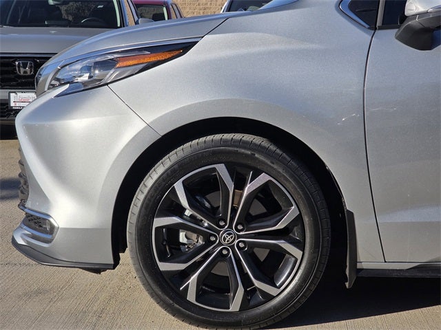 2025 Toyota Sienna Platinum 7 Passenger