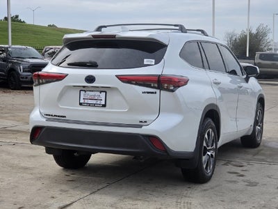 2022 Toyota Highlander Hybrid XLE