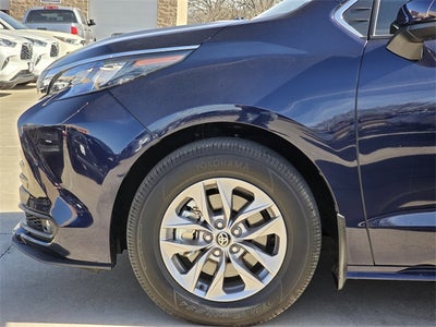 2025 Toyota Sienna XLE 8 Passenger
