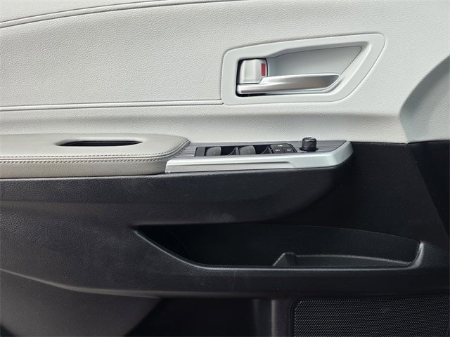 2025 Toyota Sienna XLE 8 Passenger