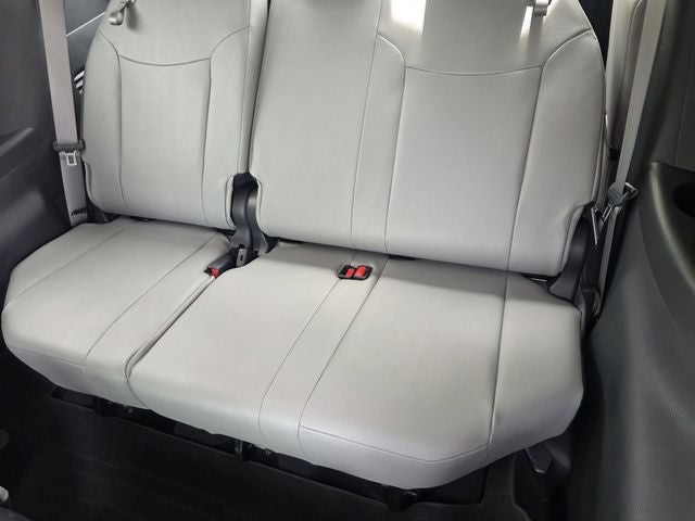 2025 Toyota Sienna XLE 8 Passenger