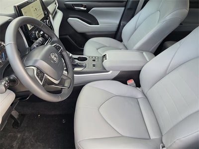 2026 Toyota Highlander Hybrid XLE