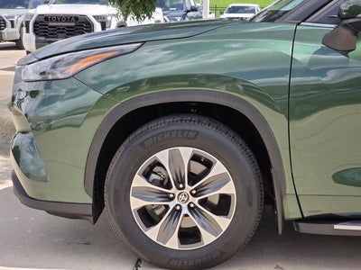 2025 Toyota Highlander XLE