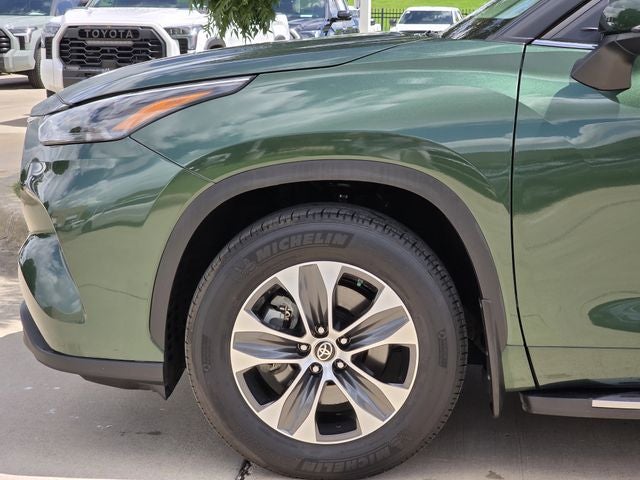 2025 Toyota Highlander XLE