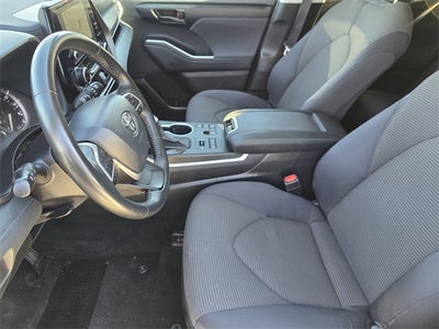2024 Toyota Highlander LE