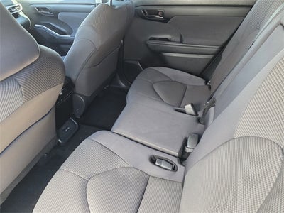 2024 Toyota Highlander LE