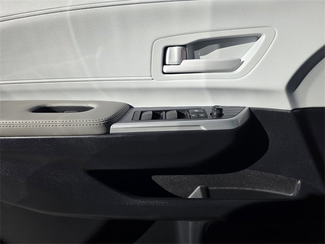 2025 Toyota Sienna LE 8 Passenger