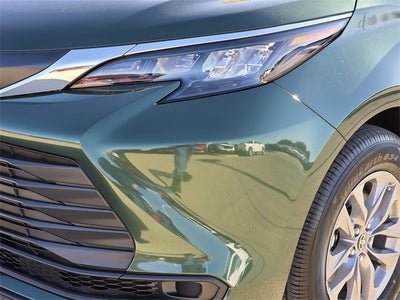 2025 Toyota Sienna LE 8 Passenger