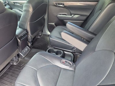 2022 Toyota Highlander Hybrid Limited