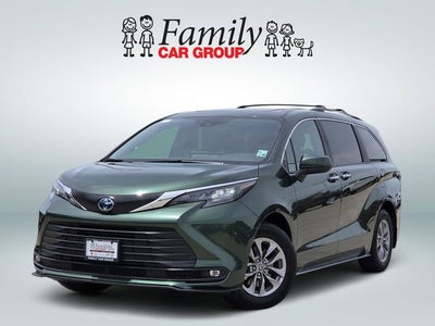 2025 Toyota Sienna XLE 8 Passenger