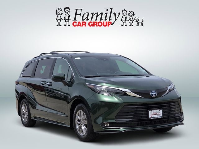 2025 Toyota Sienna XLE 8 Passenger
