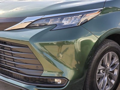 2025 Toyota Sienna XLE 8 Passenger