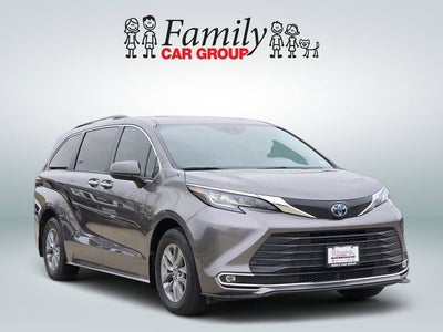 2022 Toyota Sienna XLE 8 Passenger