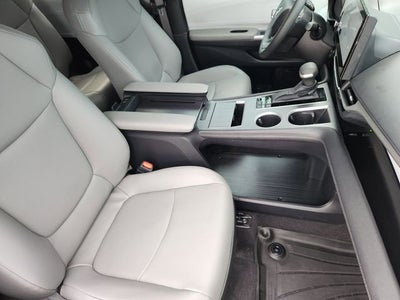 2025 Toyota Sienna XLE 8 Passenger