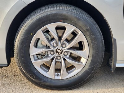 2025 Toyota Sienna XLE 8 Passenger