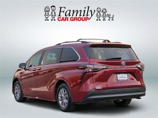 2025 Toyota Sienna XLE 8 Passenger