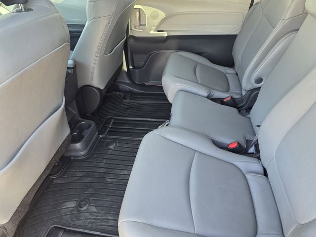2022 Toyota Sienna XLE 7 Passenger