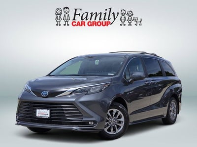 2025 Toyota Sienna XLE 8 Passenger