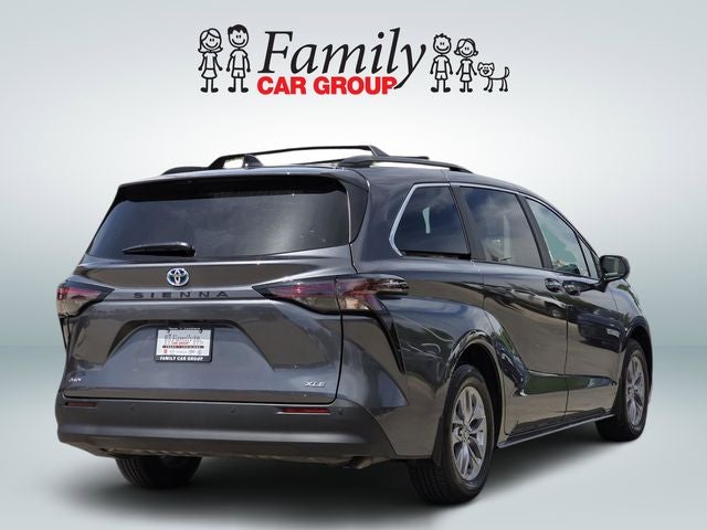 2025 Toyota Sienna XLE 8 Passenger