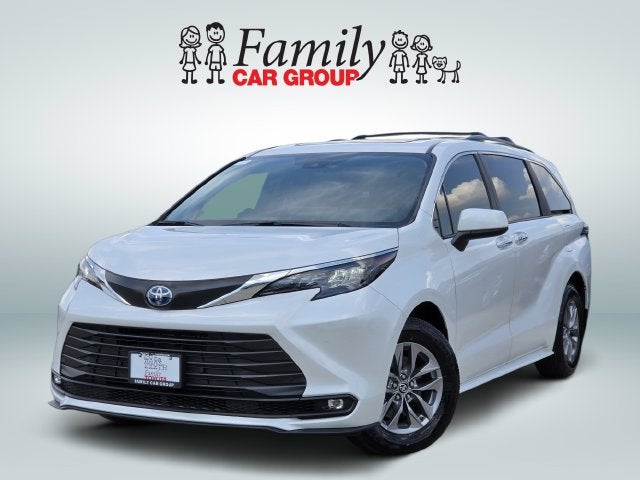 2025 Toyota Sienna XLE 8 Passenger