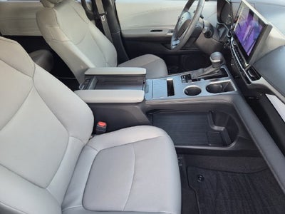 2025 Toyota Sienna XLE 8 Passenger