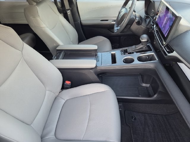 2025 Toyota Sienna XLE 8 Passenger