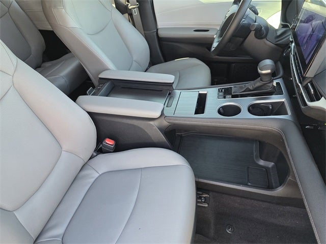 2025 Toyota Sienna XLE 8 Passenger