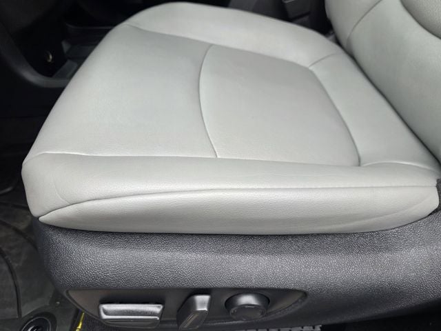 2025 Toyota Sienna XLE 8 Passenger