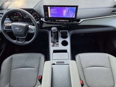2026 Toyota Sienna XLE 8 Passenger