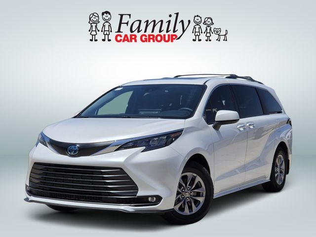2025 Toyota Sienna XLE 8 Passenger