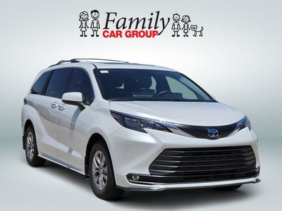 2025 Toyota Sienna XLE 8 Passenger