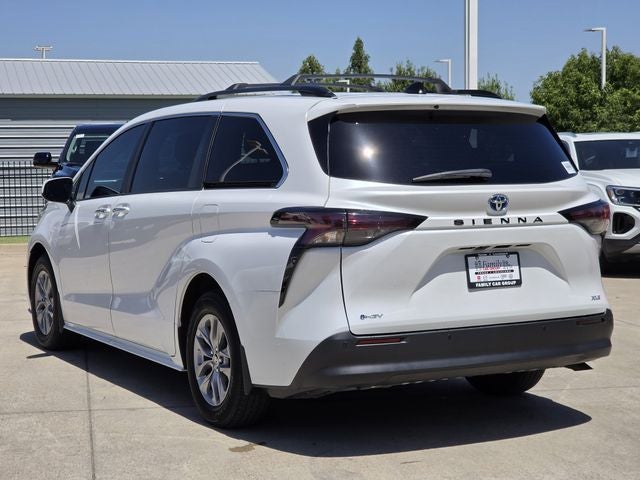 2025 Toyota Sienna XLE 8 Passenger