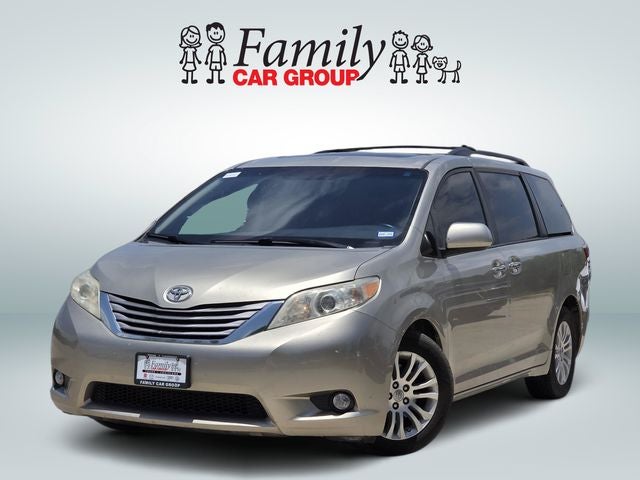 2017 Toyota Sienna XLE 8 Passenger