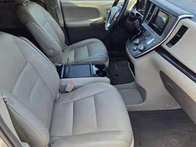 2017 Toyota Sienna XLE 8 Passenger